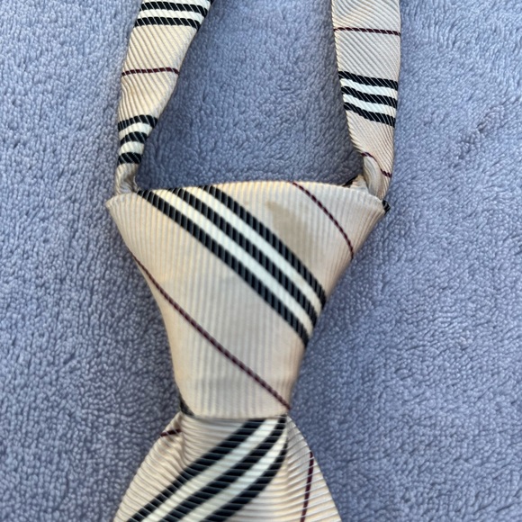 Burberry Kids Necktie (PRICE FIRM❤️) - Picture 5 of 14